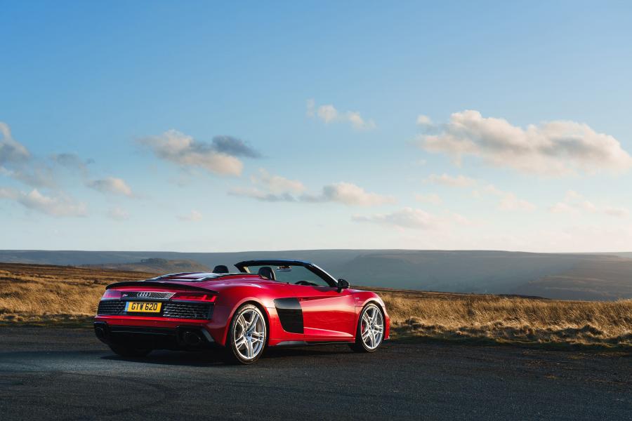  Audi R8 V10 Performance Spyder 2019 года  (UK) (фото 4 из 40)